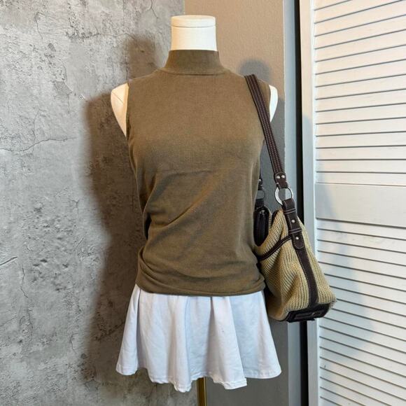 Preppy khaki green turtleneck - Picture 1 of 7